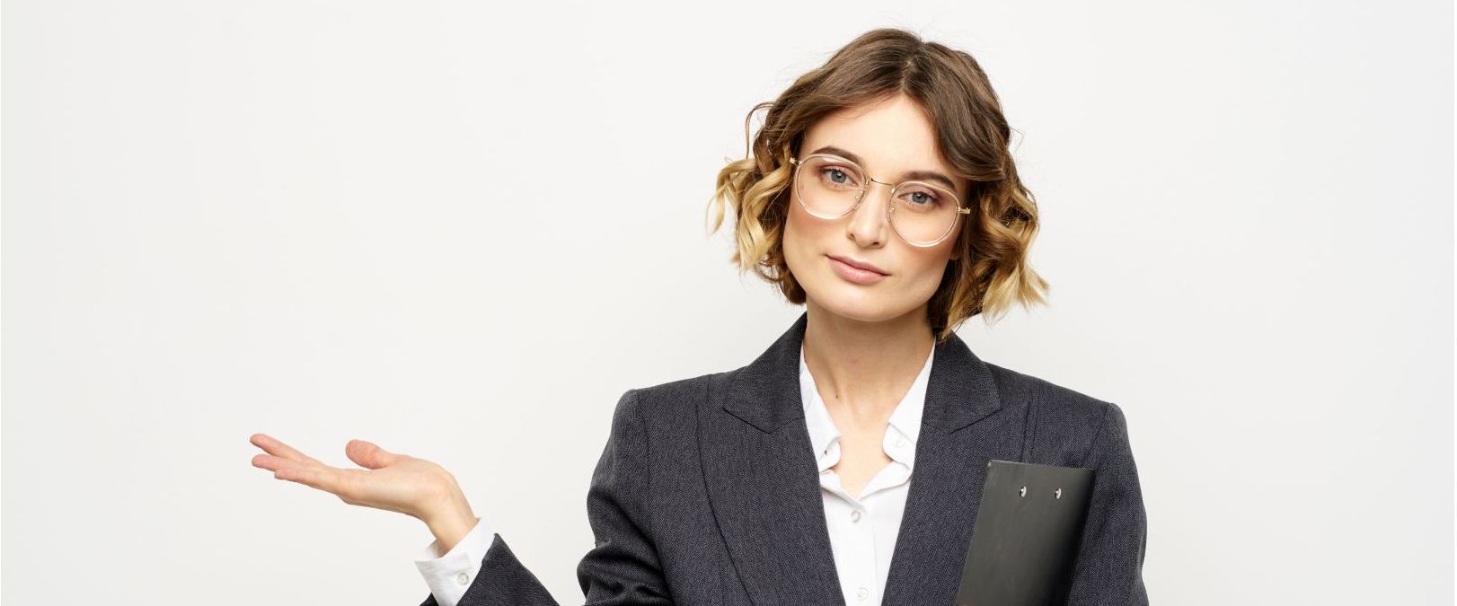 The Crucial Role of Body Language and Cues in Interviews featured image