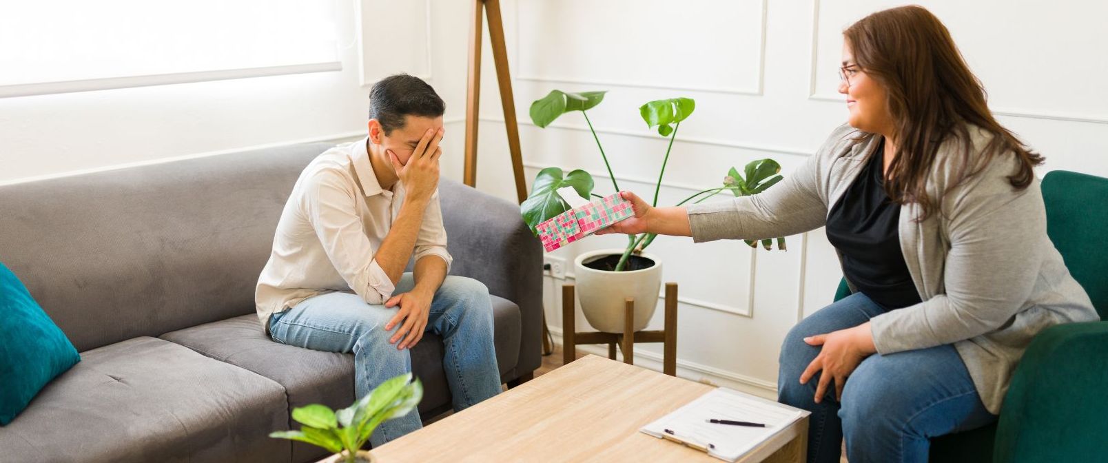 How to Handle Emotional Interviewees: Strategies and Tips featured image