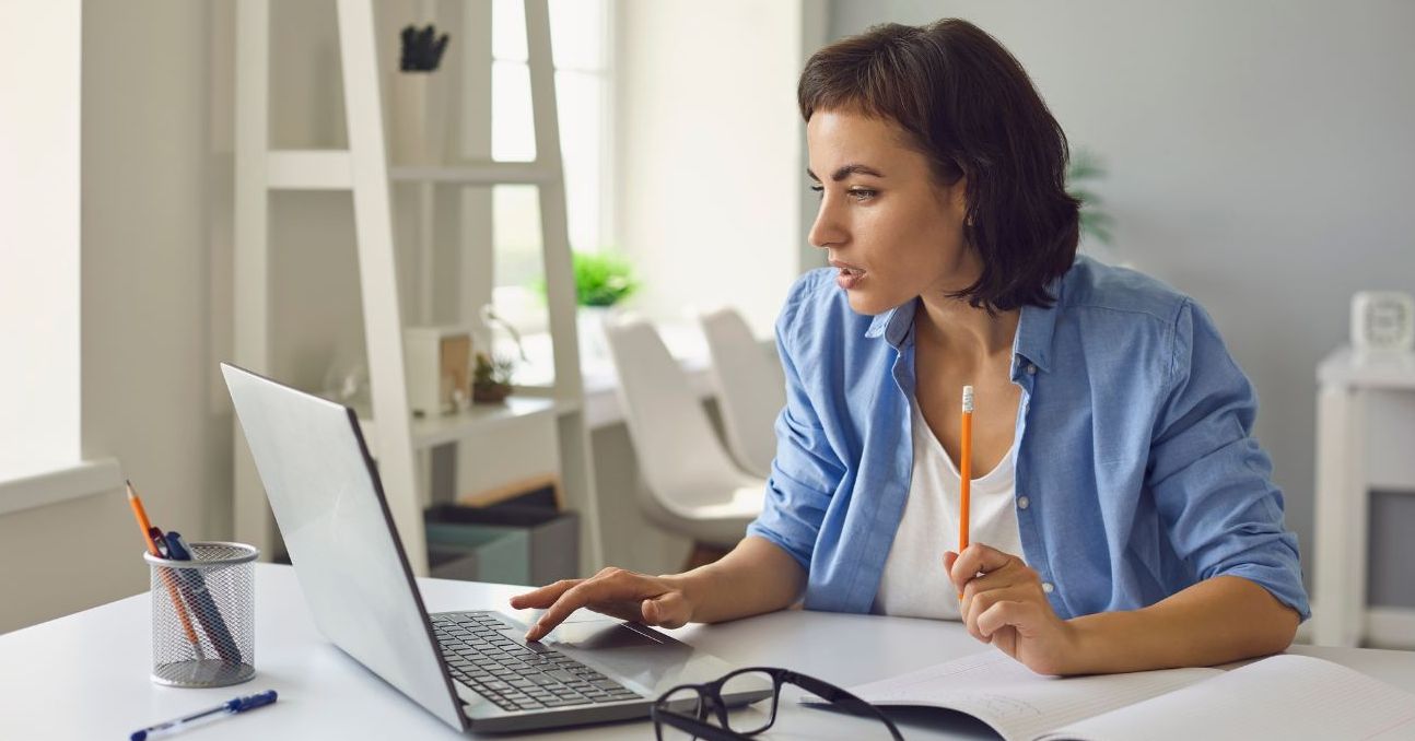Outsourcing vs In-House Transcription: 10 Benefits for Businesses featured image