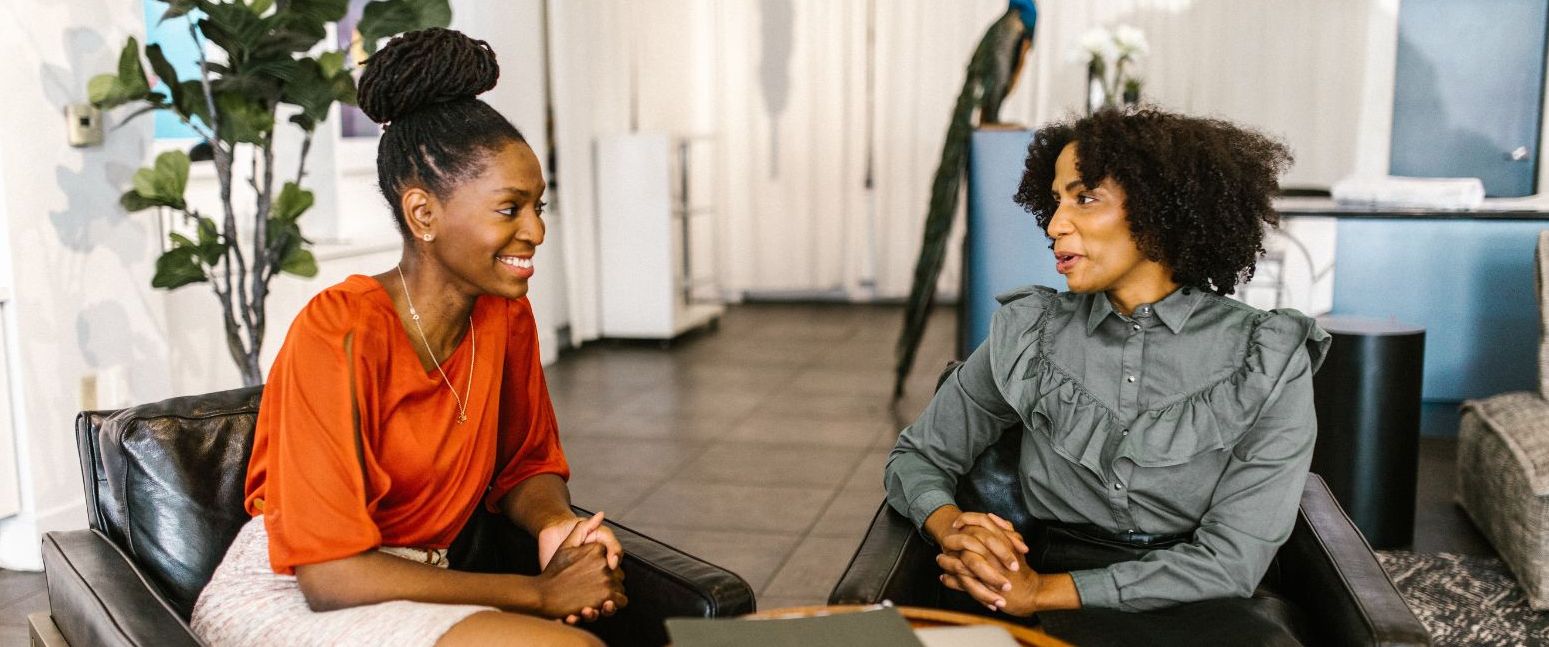 10 Steps To Set The Right Conversational Tone In Interviews featured image