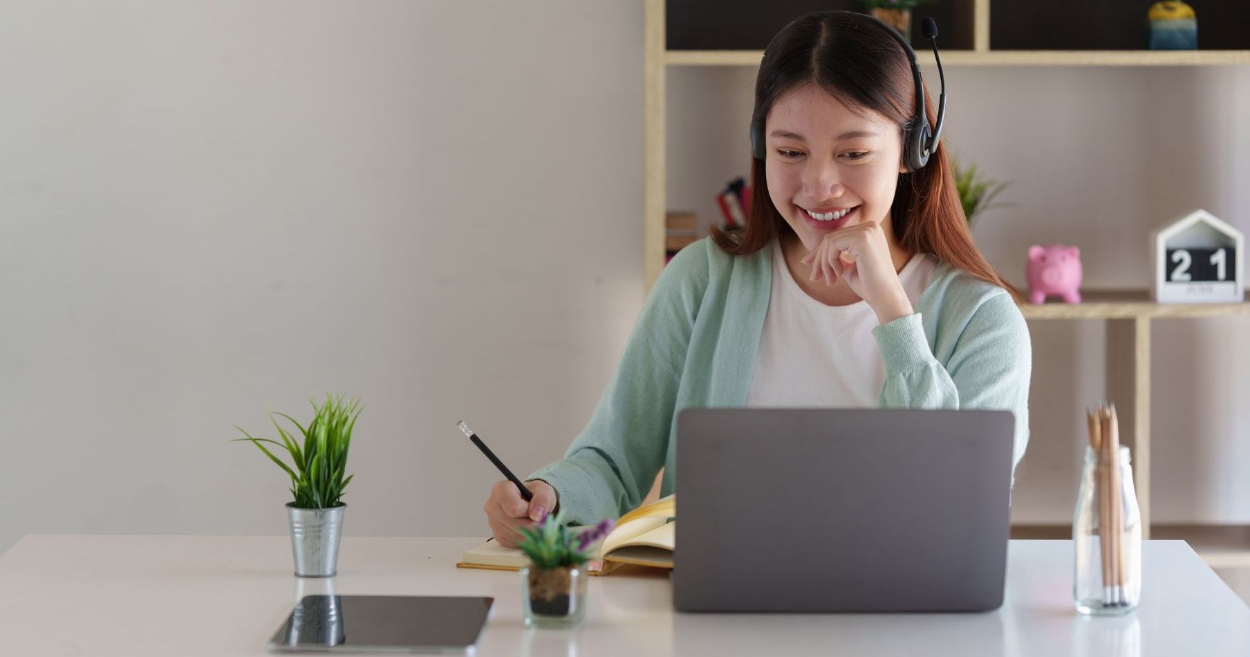 Transcribing Audio from Video Files: A Comprehensive Guide featured image