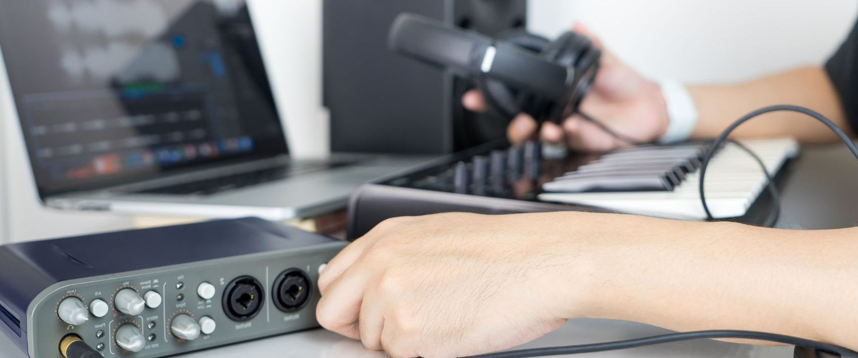 Background noise audio captions