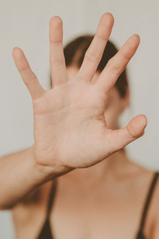interviewee interruptions hand